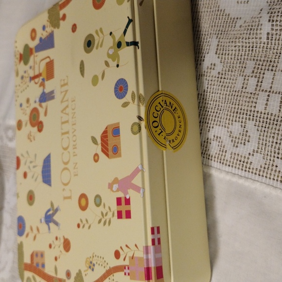 L'Occitane Hand Cream Set Of 4 - Picture 3 of 5